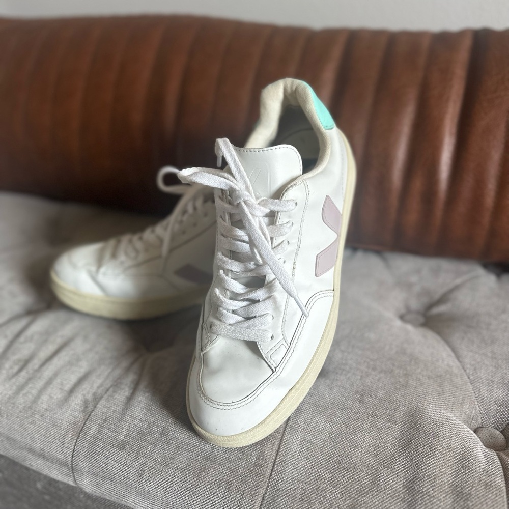 Women’s Veja tennis shoes size 8